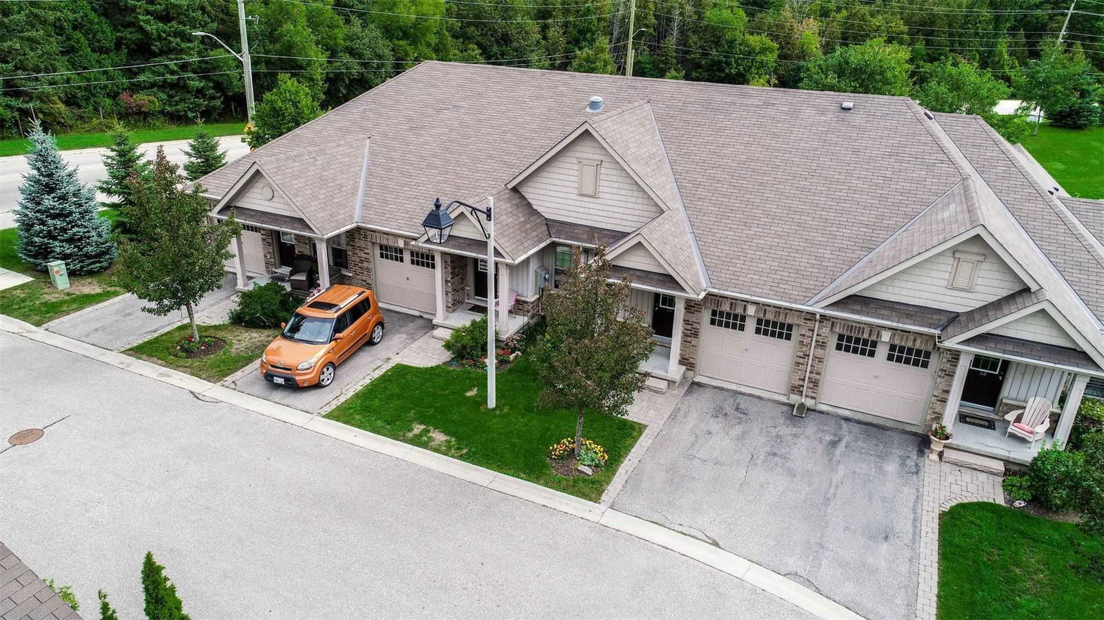 Exterior Side — Arbour Lane, Halton Hills, Toronto