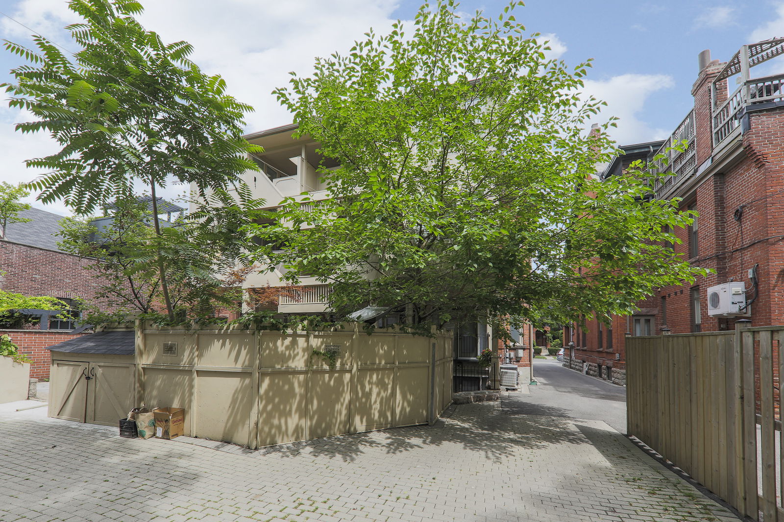 Exterior — Bedford Mansion Lofts, Downtown, Toronto