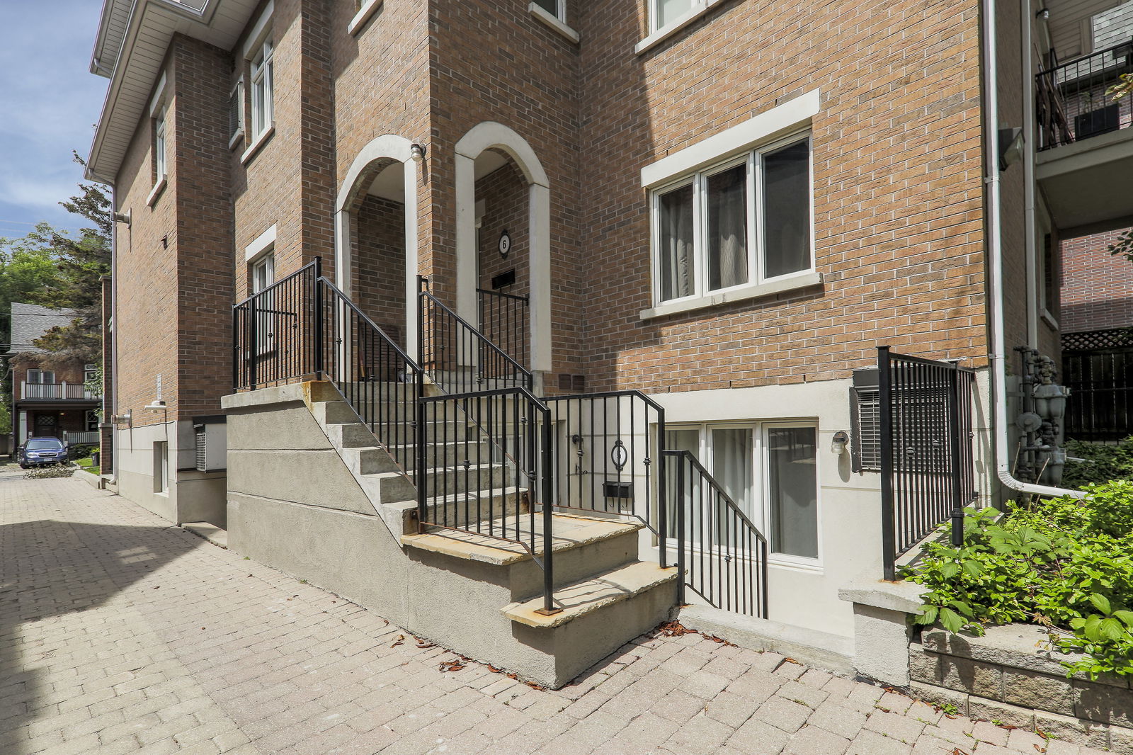 Exterior — Brunswick Court Townhomes, Downtown, Toronto