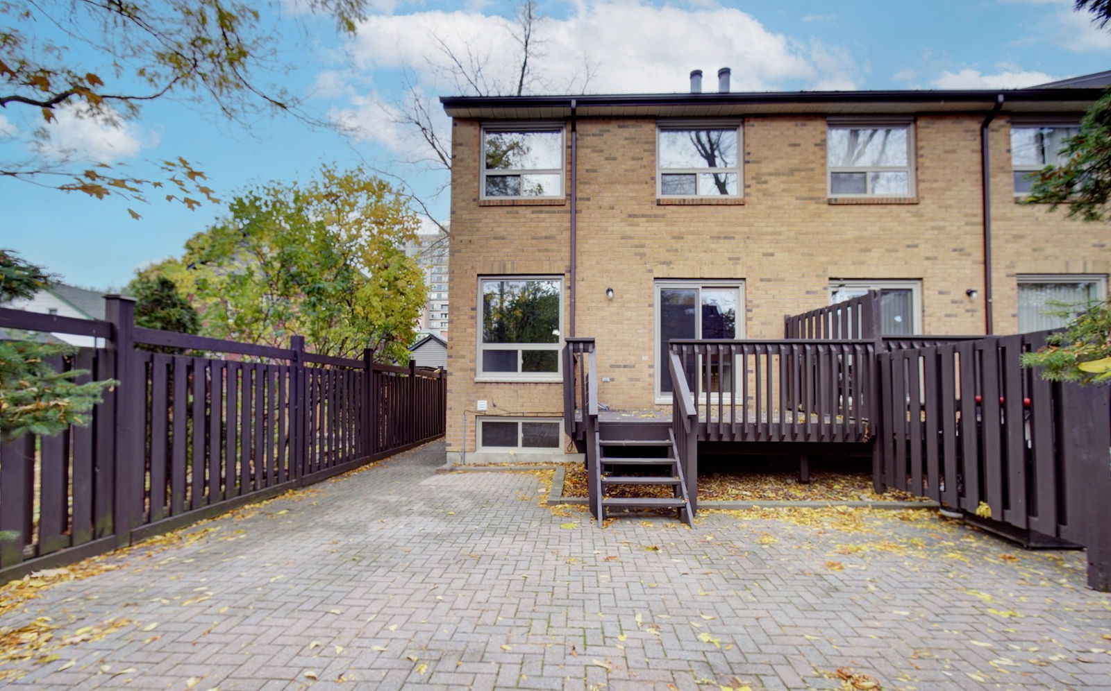 61 John Street Townhouses, Brampton, Toronto