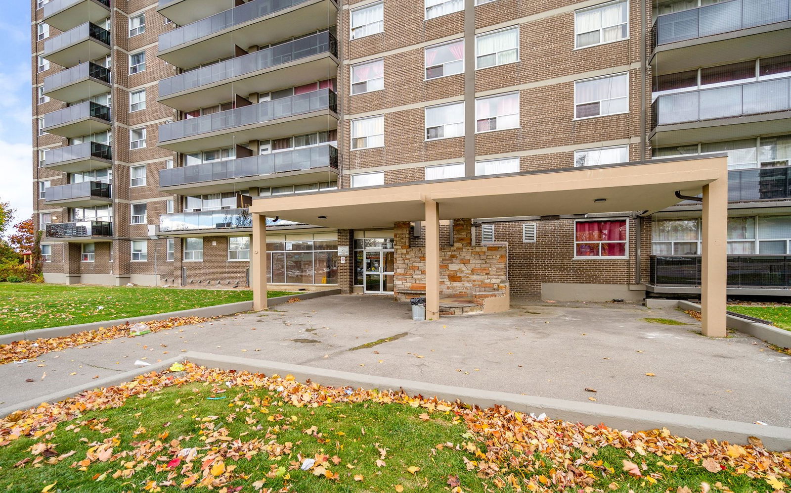 Entrance — Majorca Towers, North York, Toronto