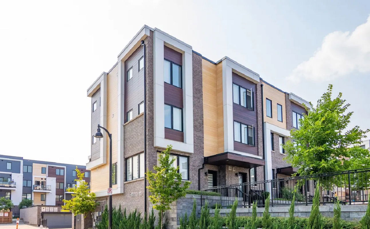 Exterior Side — 100 Stanley Greene Boulevard, North York, Toronto