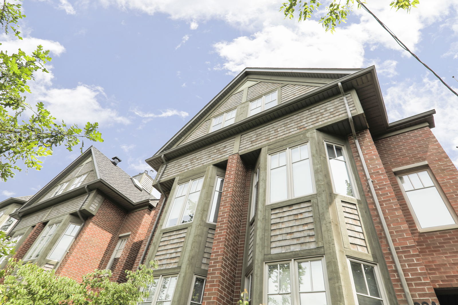 Exterior Sky — Walmer Road Townhomes, Downtown, Toronto