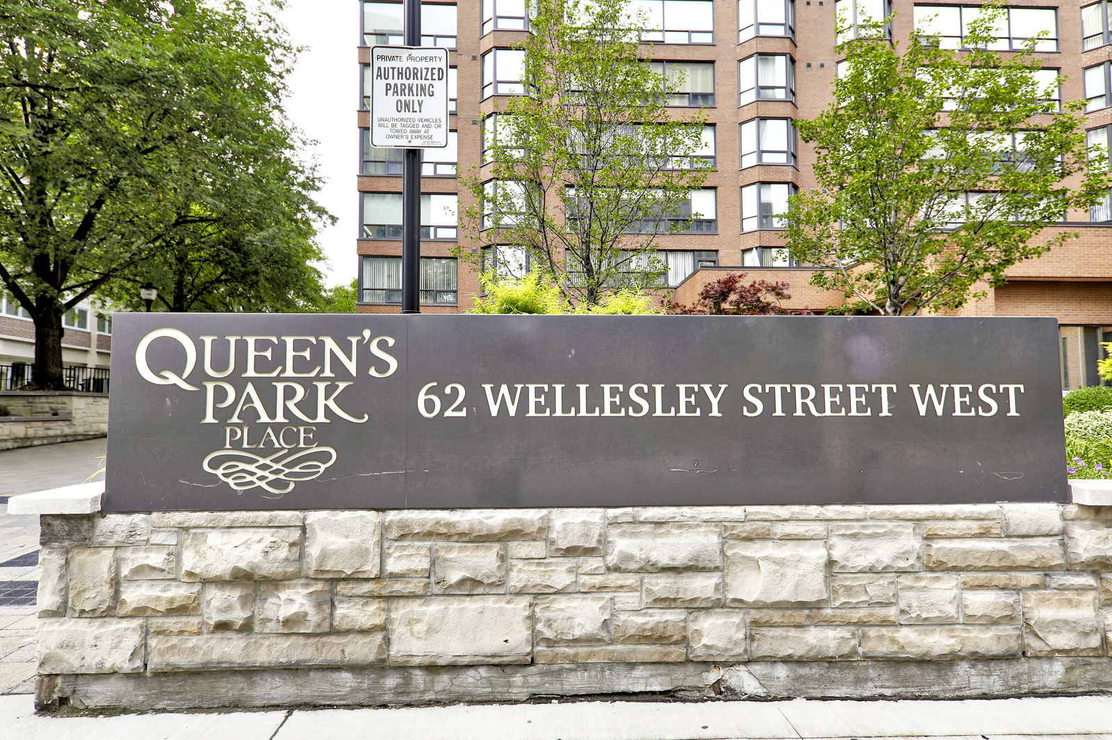 Queens Park Place, Downtown, Toronto