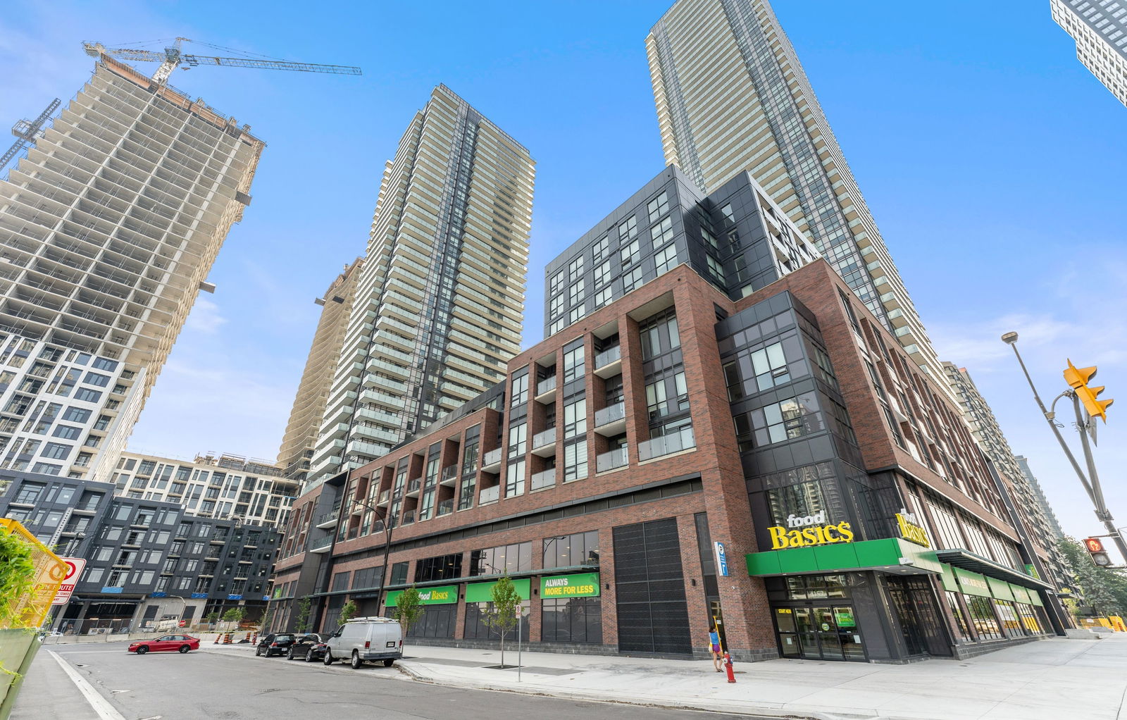 Exterior Side — AVIA 2, Mississauga, Toronto