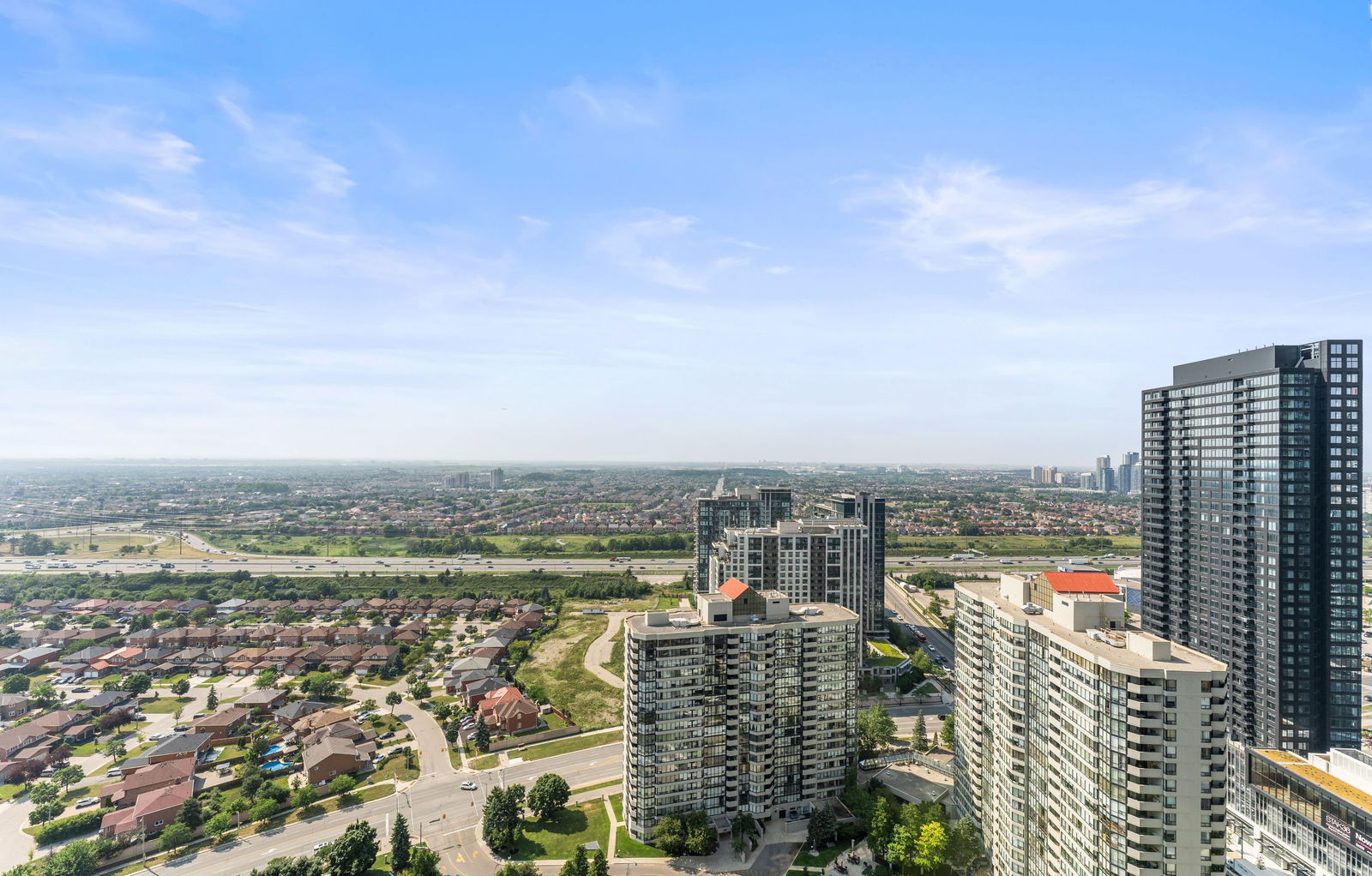 Skyline — AVIA 2, Mississauga, Toronto
