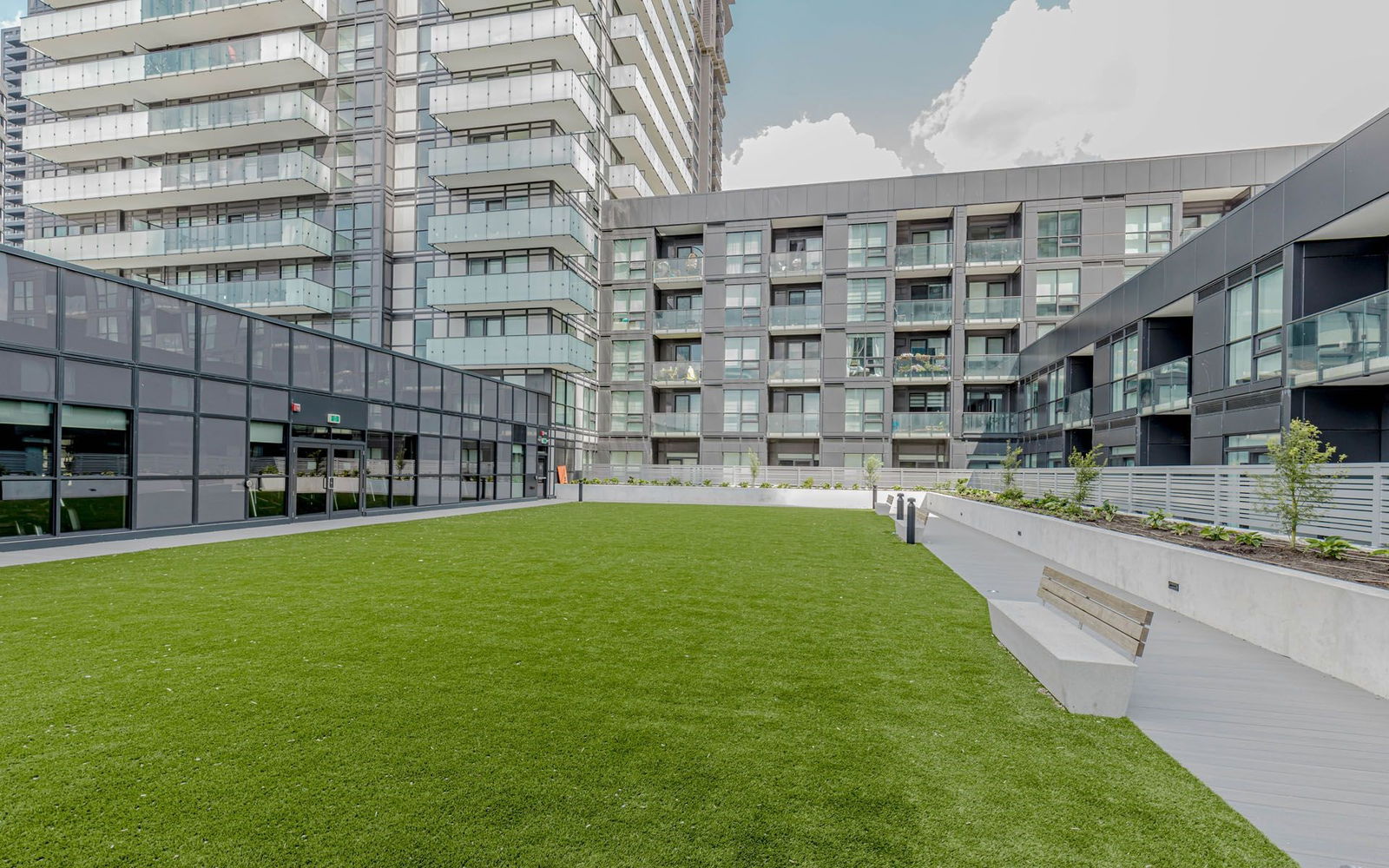 AVIA 2, Mississauga, Toronto