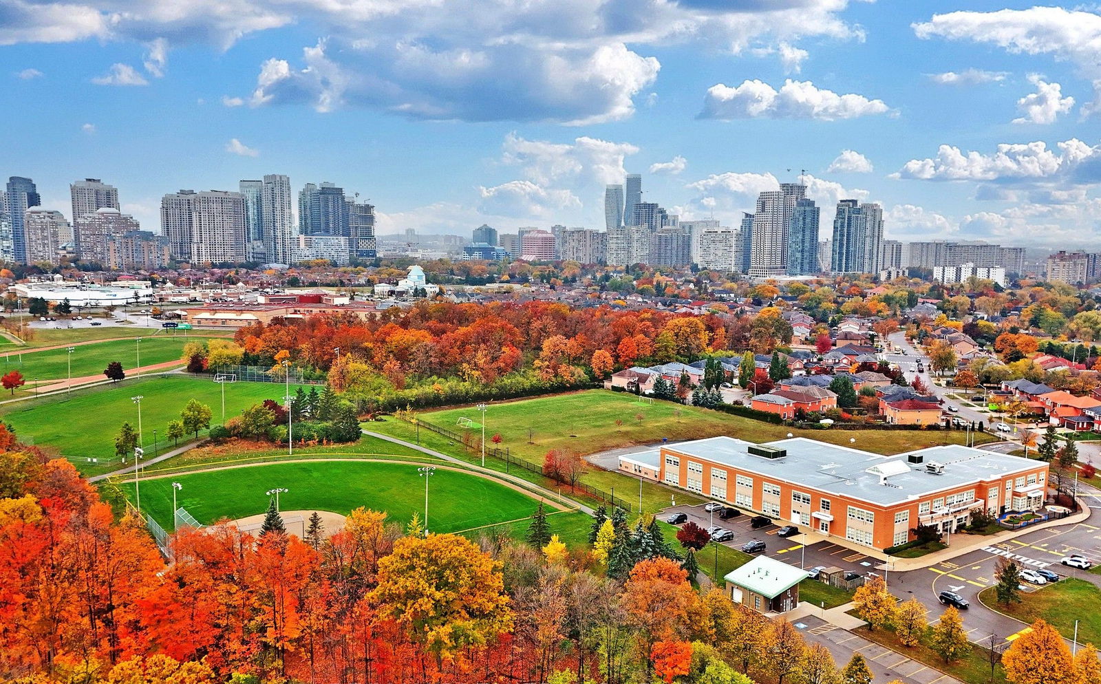 Skyline — 704 Neighbourhood Circle Townhouses, Mississauga, Toronto