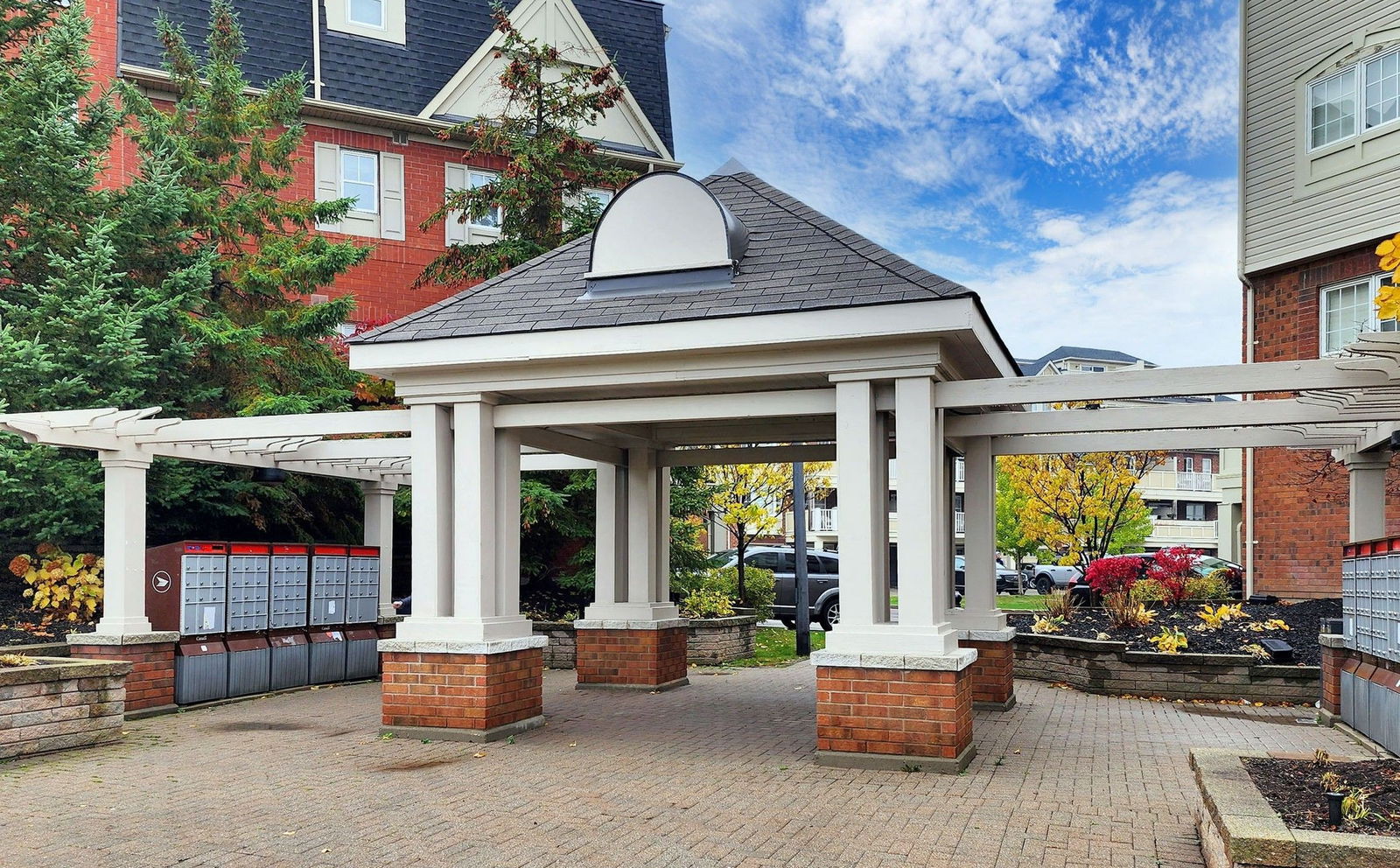 Patio — 704 Neighbourhood Circle Townhouses, Mississauga, Toronto