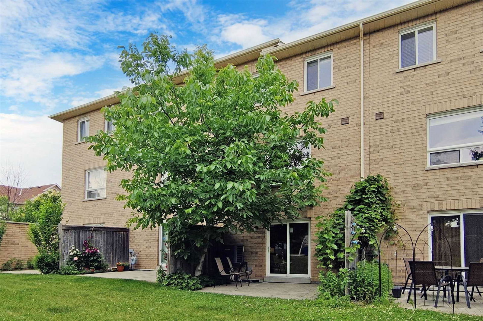 3150-3190 Pinto Place Townhouses, Mississauga, Toronto
