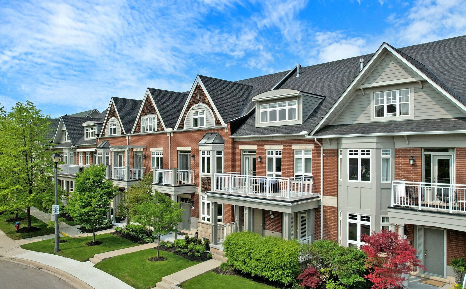 160 Saint Lawrence Drive Townhouses, Mississauga, Toronto