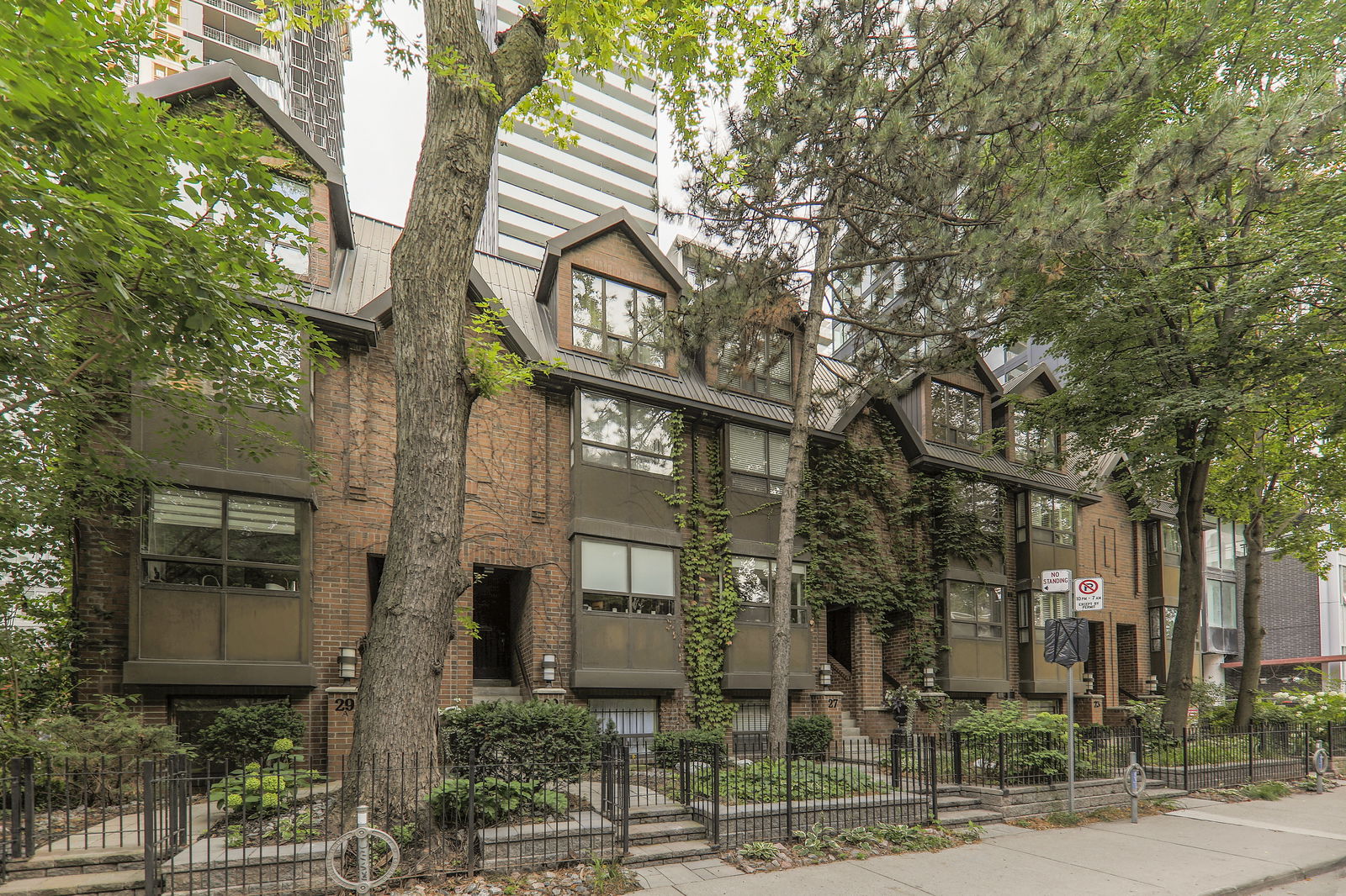 Exterior — Terrace Court, Downtown, Toronto