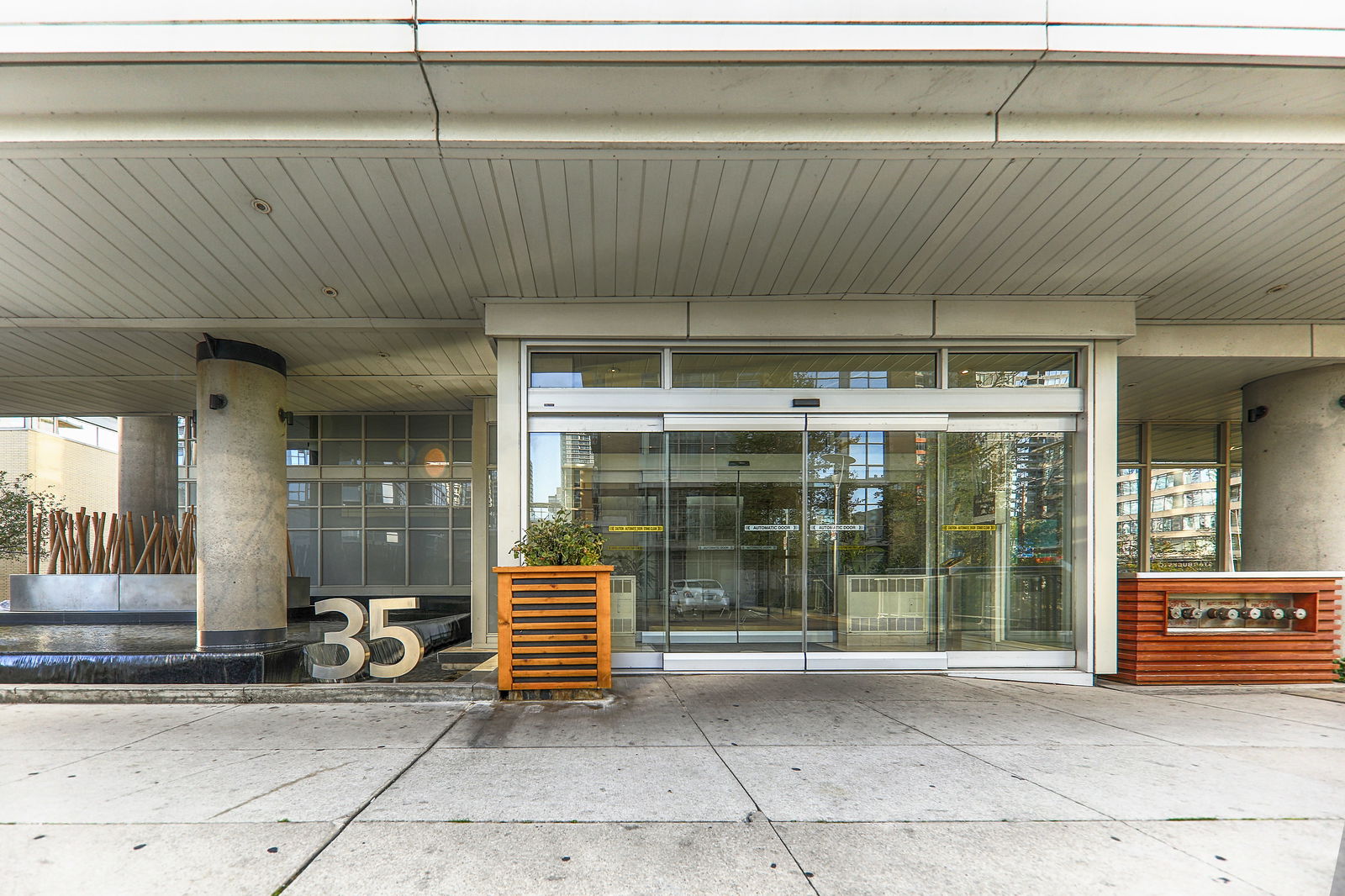 Entrance — Harbour View Estates II Condos, Downtown, Toronto