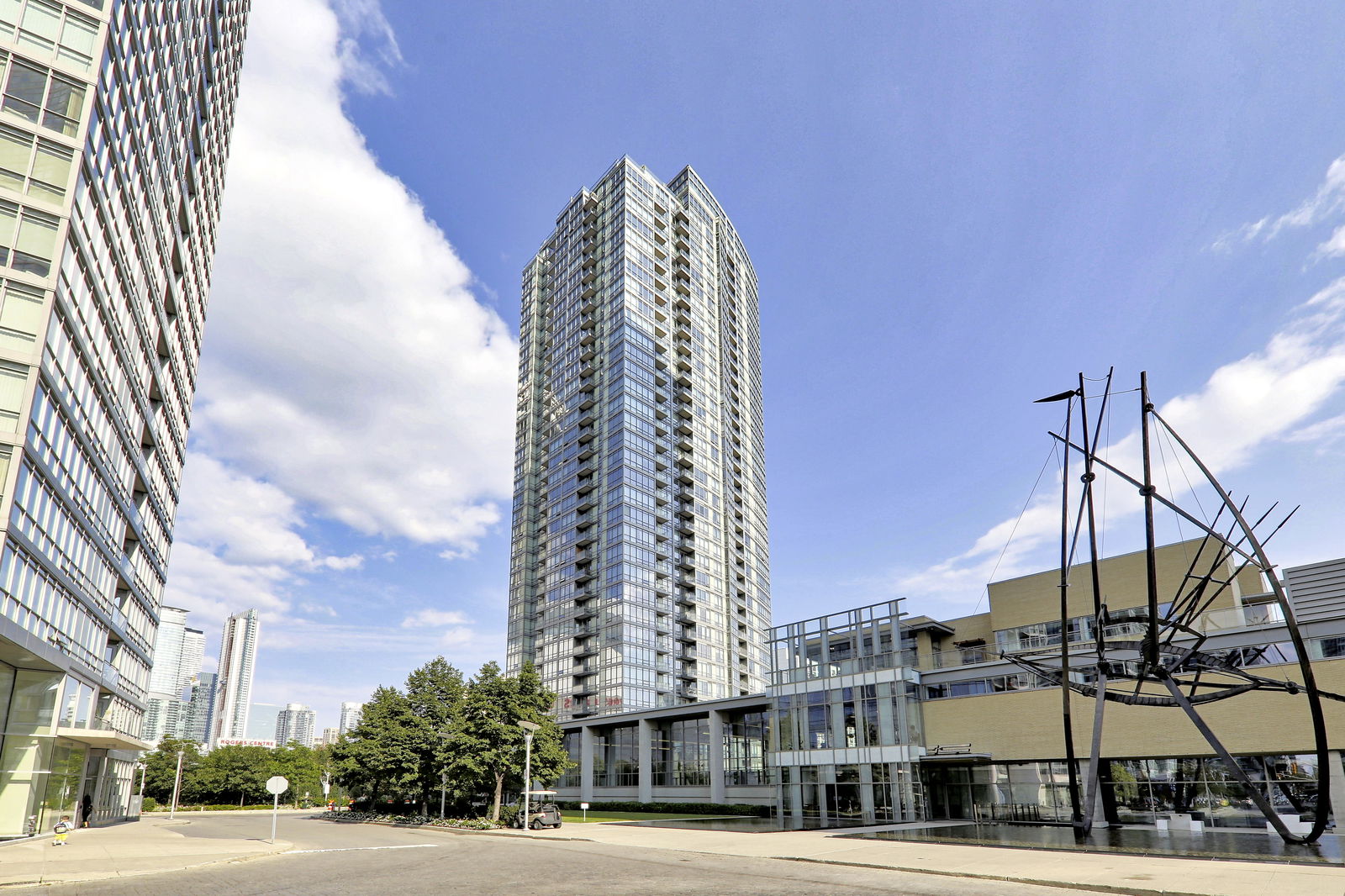 Exterior — Harbour View Estates III Condos, Downtown, Toronto