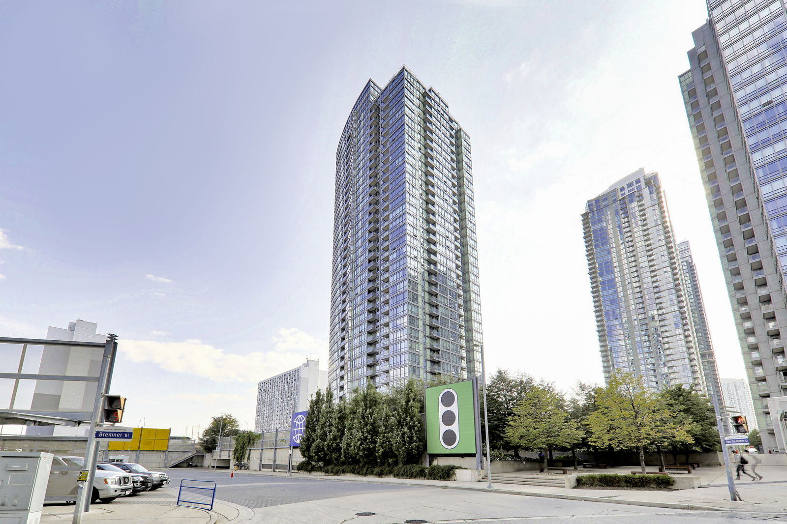 Exterior — Harbour View Estates III Condos, Downtown, Toronto