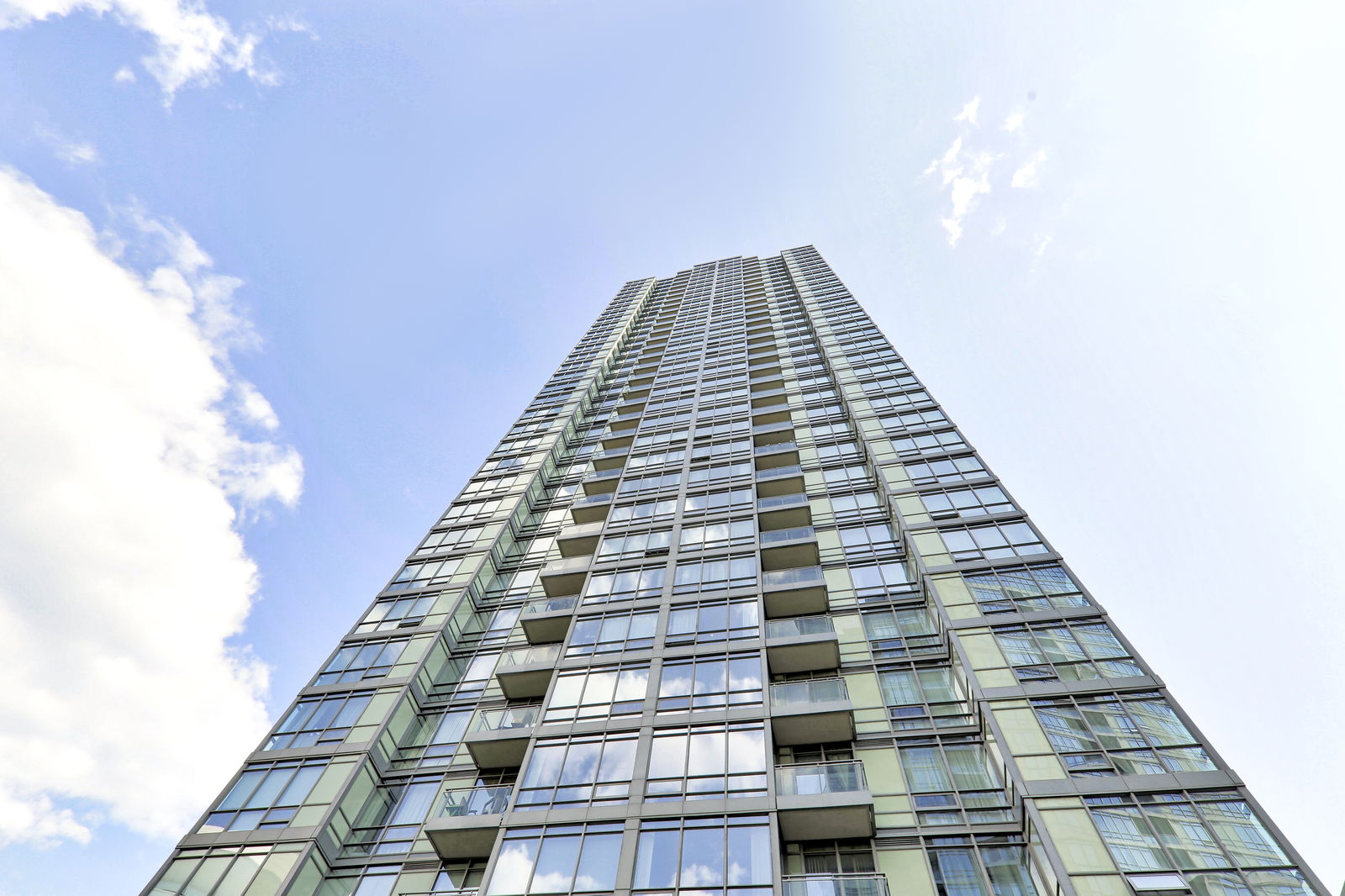 Exterior Sky — Harbour View Estates III Condos, Downtown, Toronto