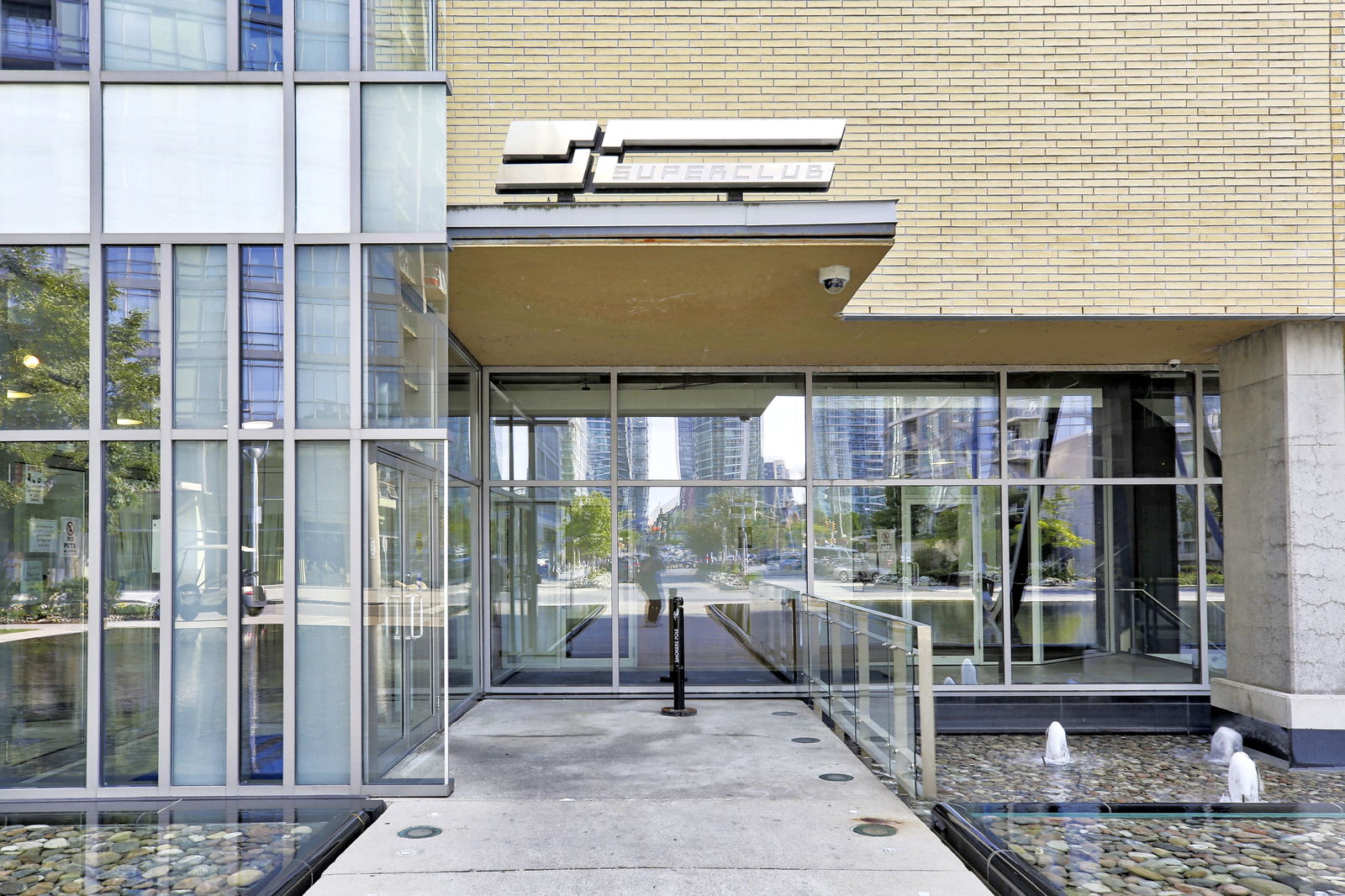 Entrance — Harbour View Estates III Condos, Downtown, Toronto