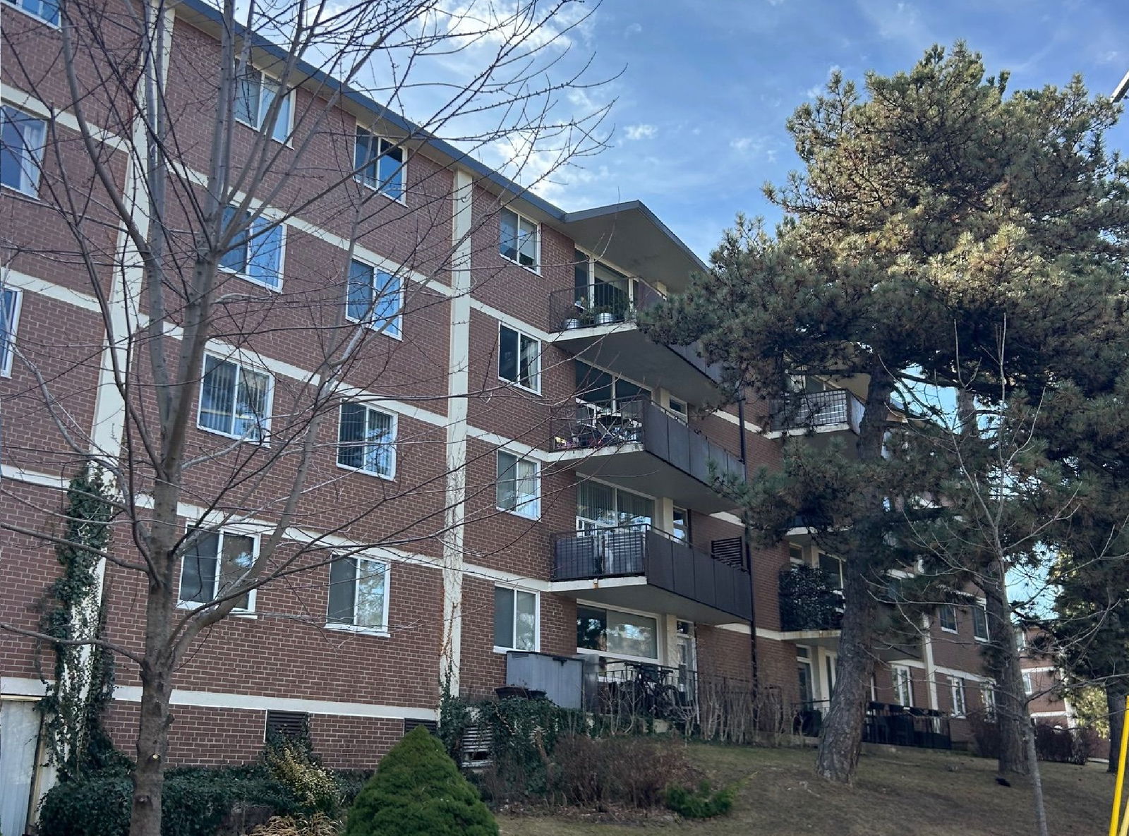 80 Coe Hill Drive, West End, Toronto