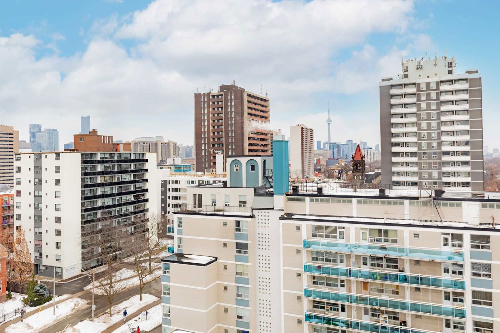 Skyline — Walmer Place, Downtown, Toronto