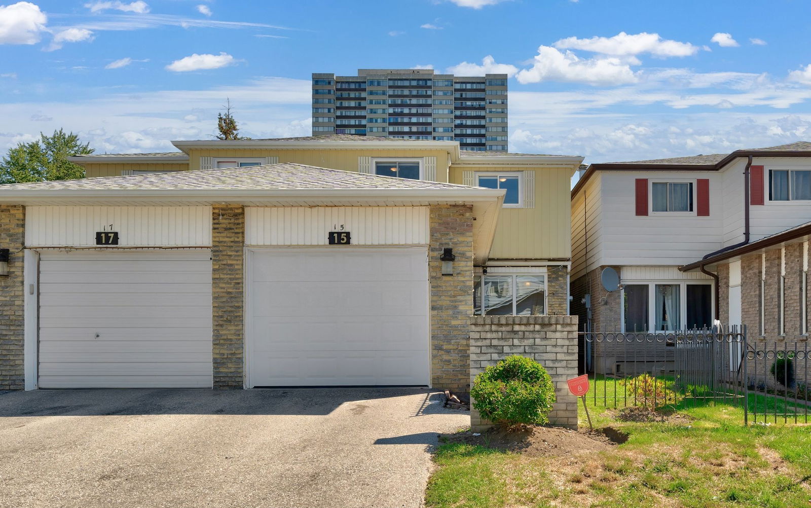 15 Coach Liteway, North York, Toronto