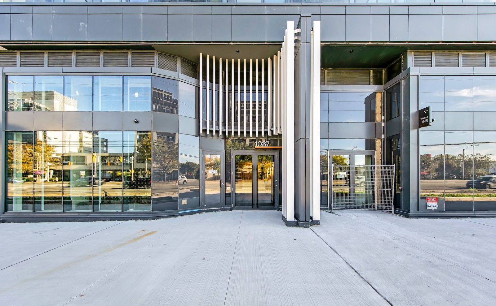 Entrance — 1037 The Queensway, Etobicoke, Toronto