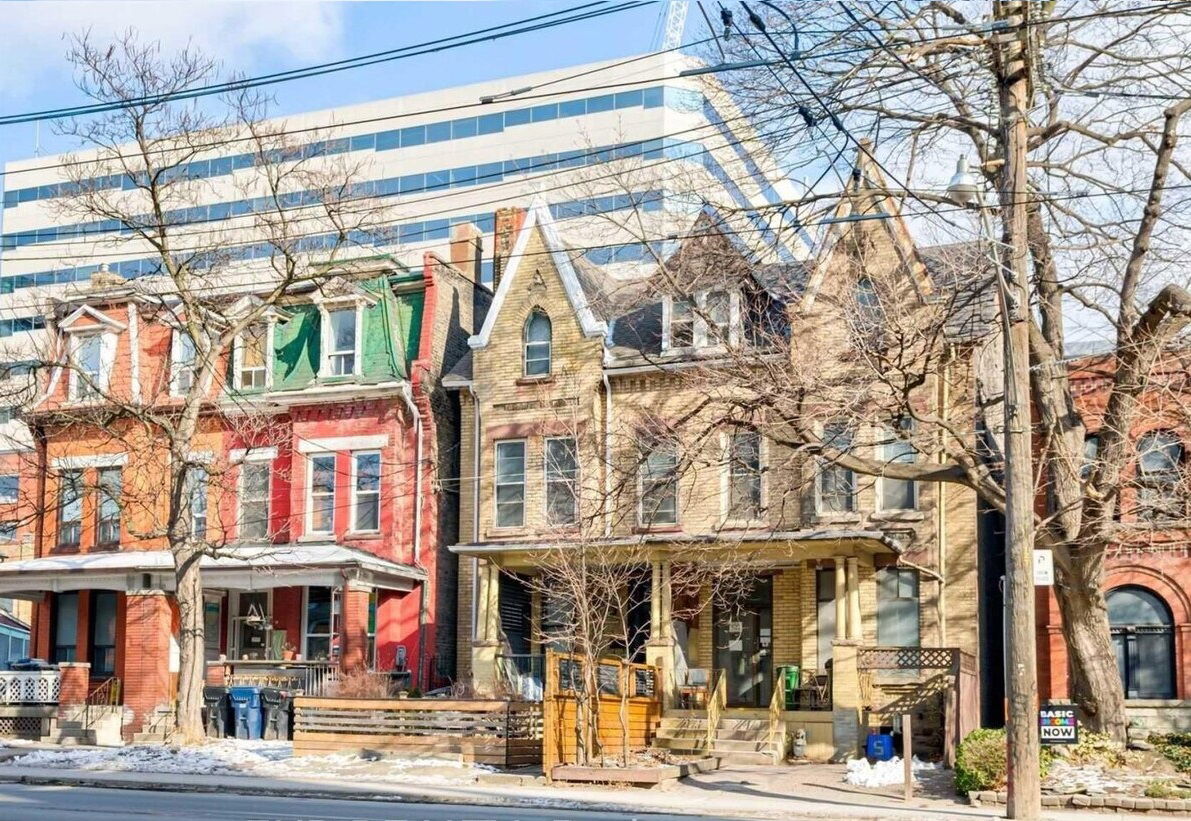 142 Bathhurst Street, Downtown, Toronto