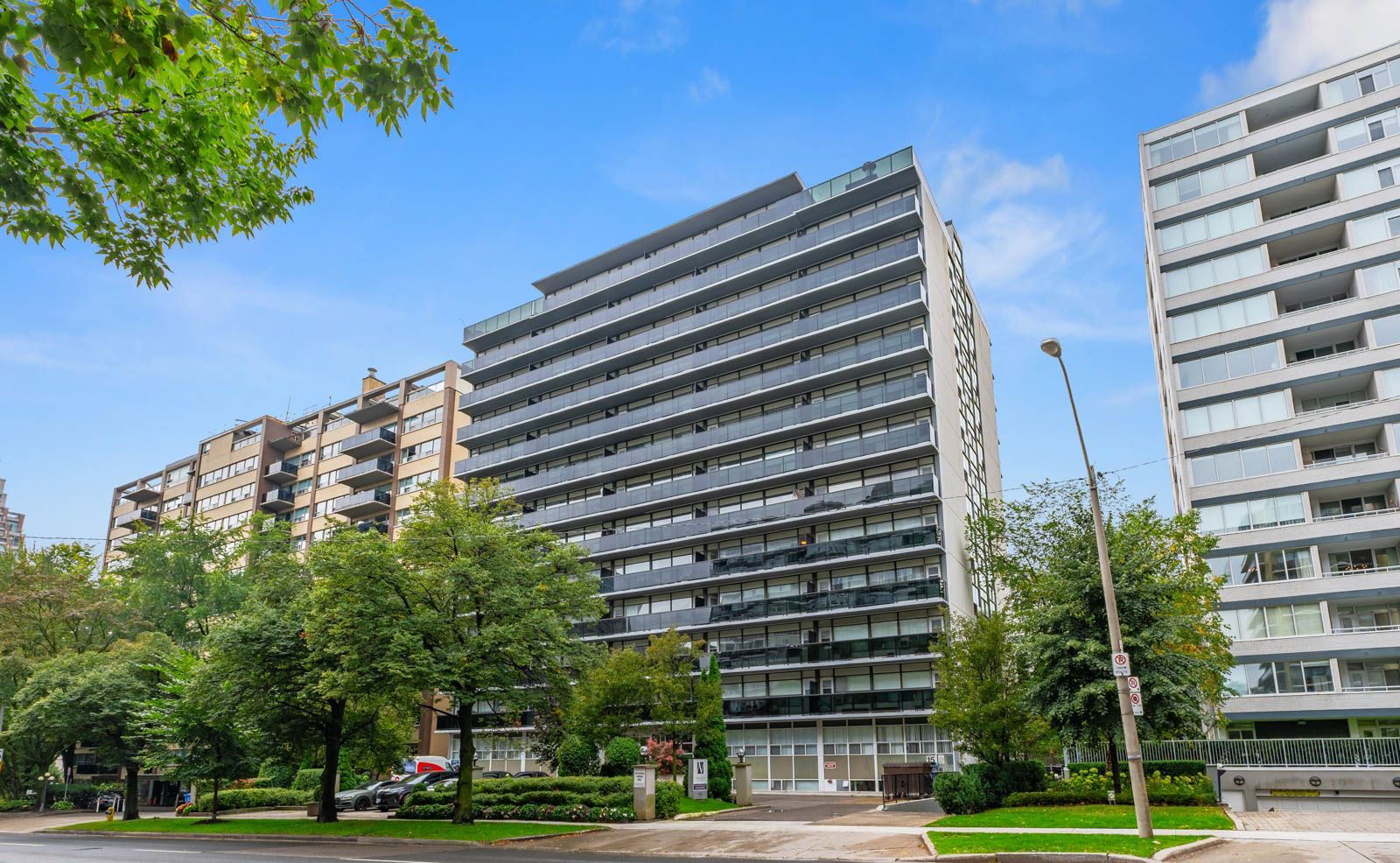 Exterior Side — 494 Avenue Road, Midtown, Toronto