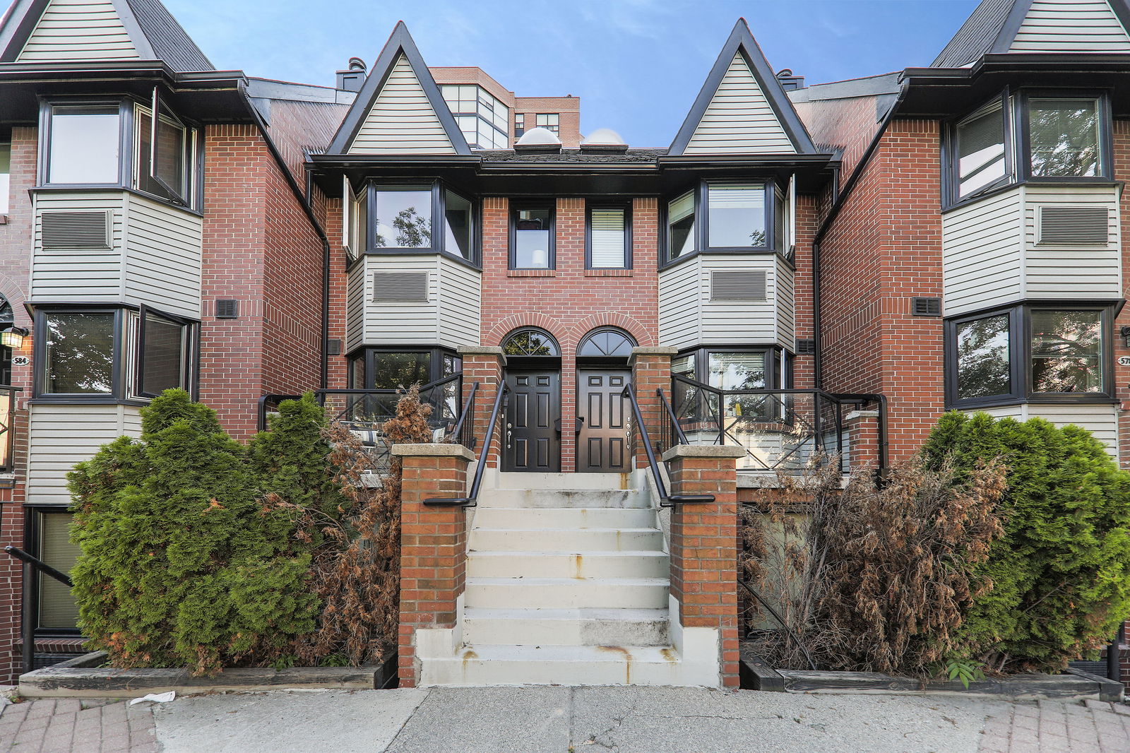 Entrance — 574 Wellington Street West Condos, Downtown, Toronto