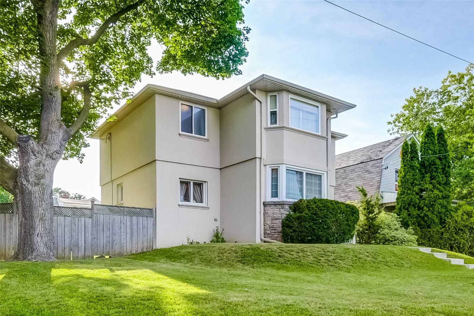 Exterior Side — 936b Scarlett Road, Etobicoke, Toronto