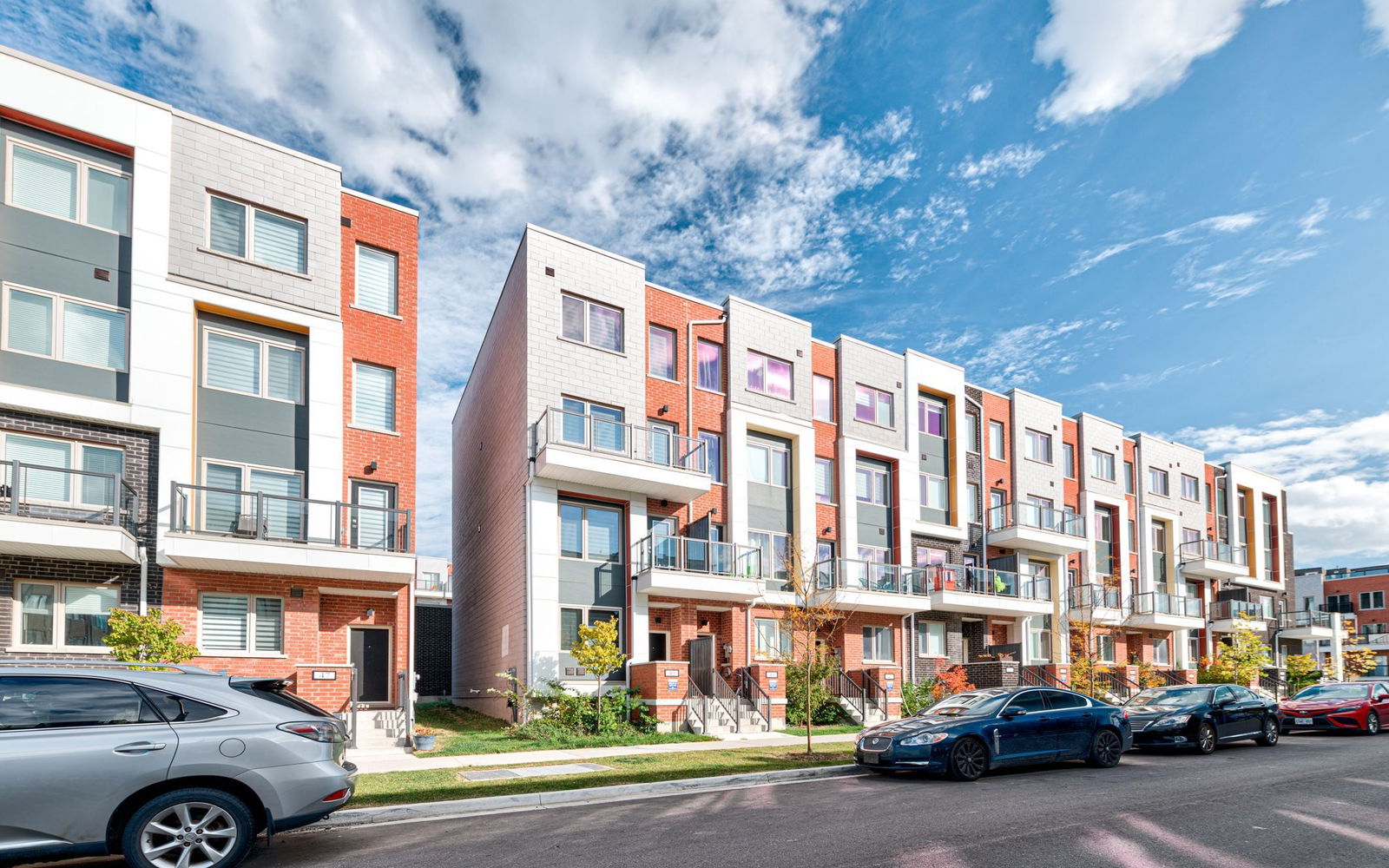 Exterior Side — 33 Frederick Tisdale Drive, North York, Toronto