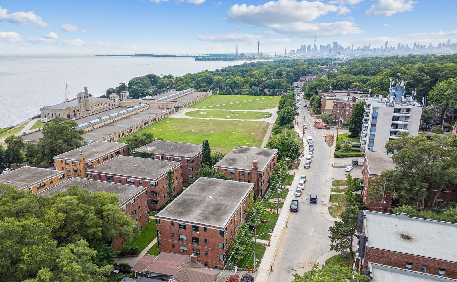 Exterior Side — 3015-3017 Queen Street East, Scarborough, Toronto