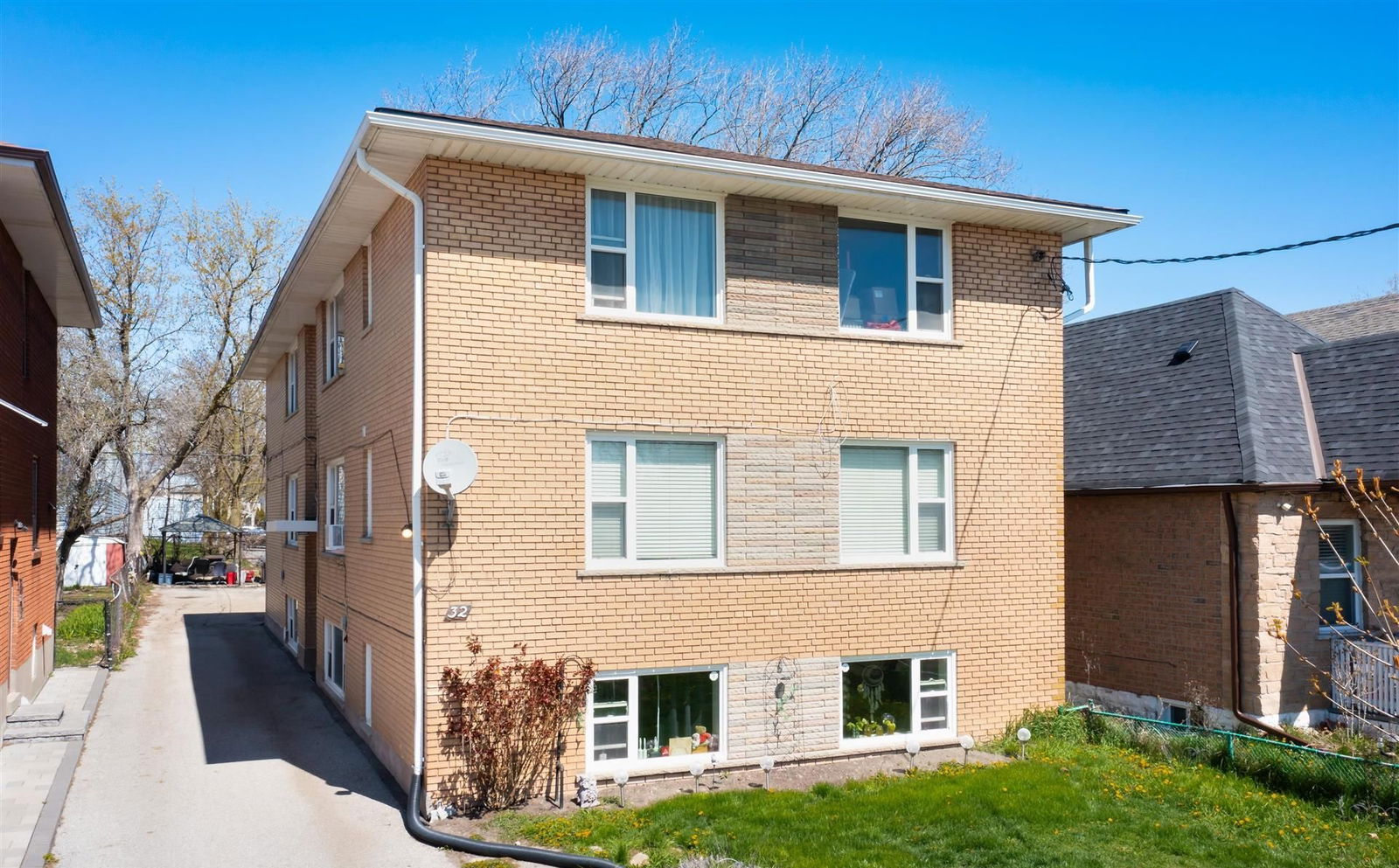 32 Vanevery Street, Etobicoke, Toronto