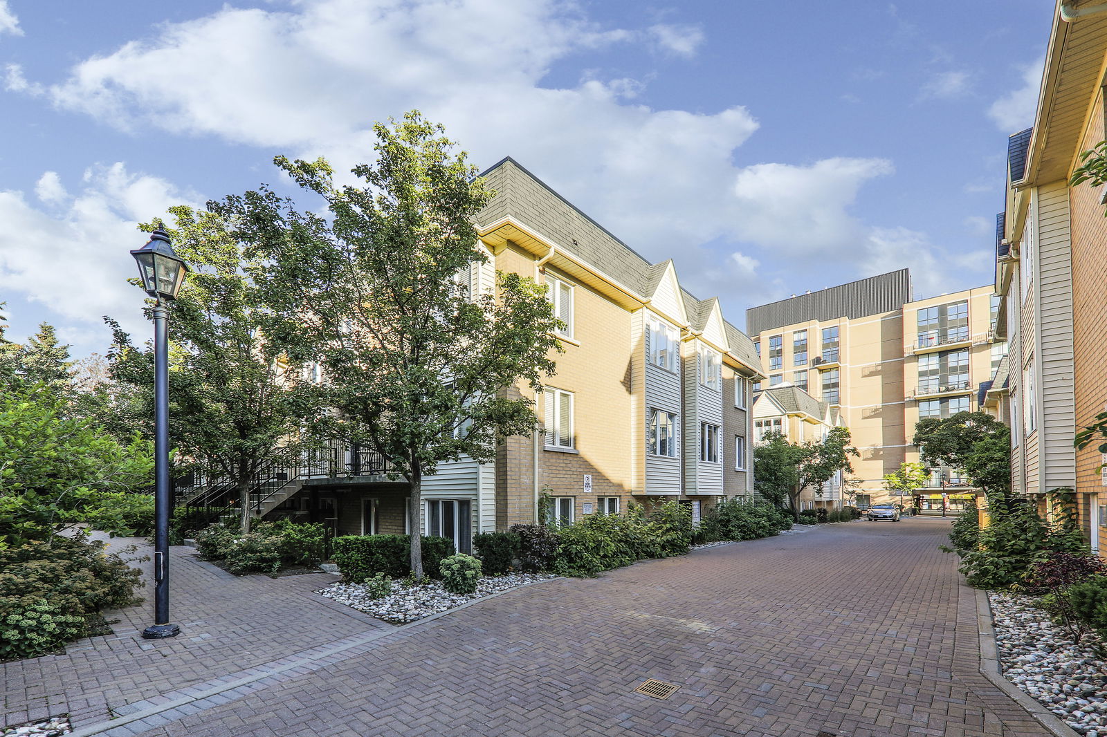 Exterior — The Kings Townhouses, Downtown, Toronto