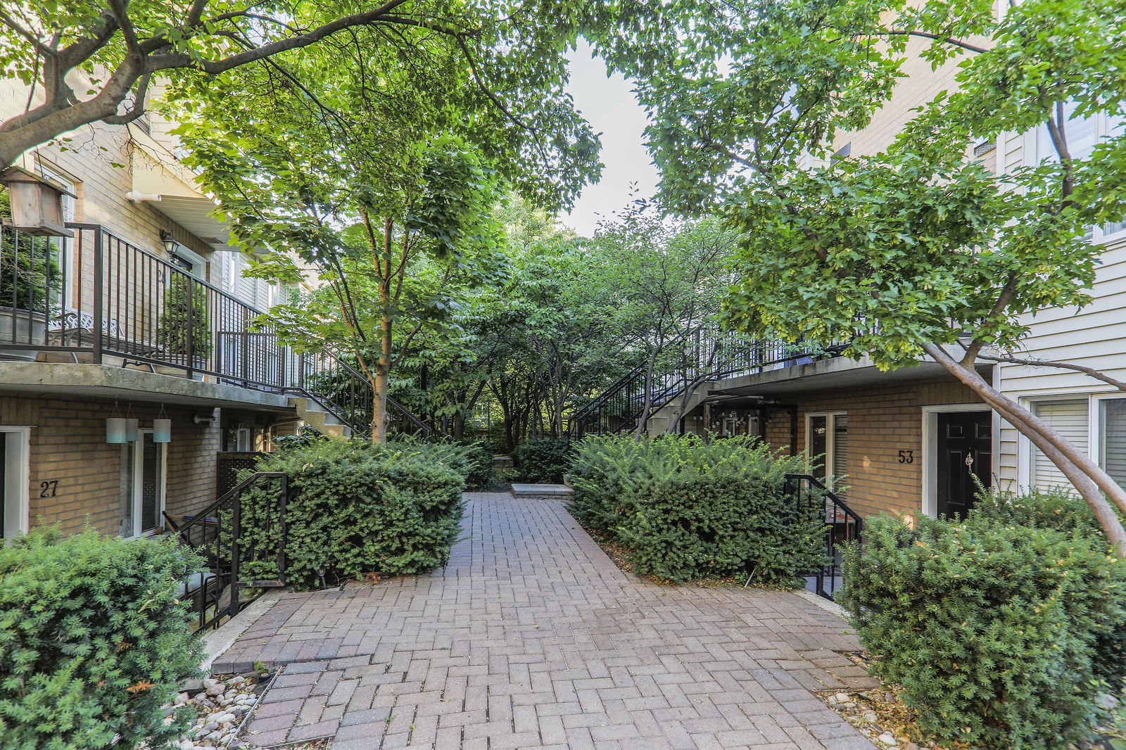 Aisle — The Kings Townhouses, Downtown, Toronto