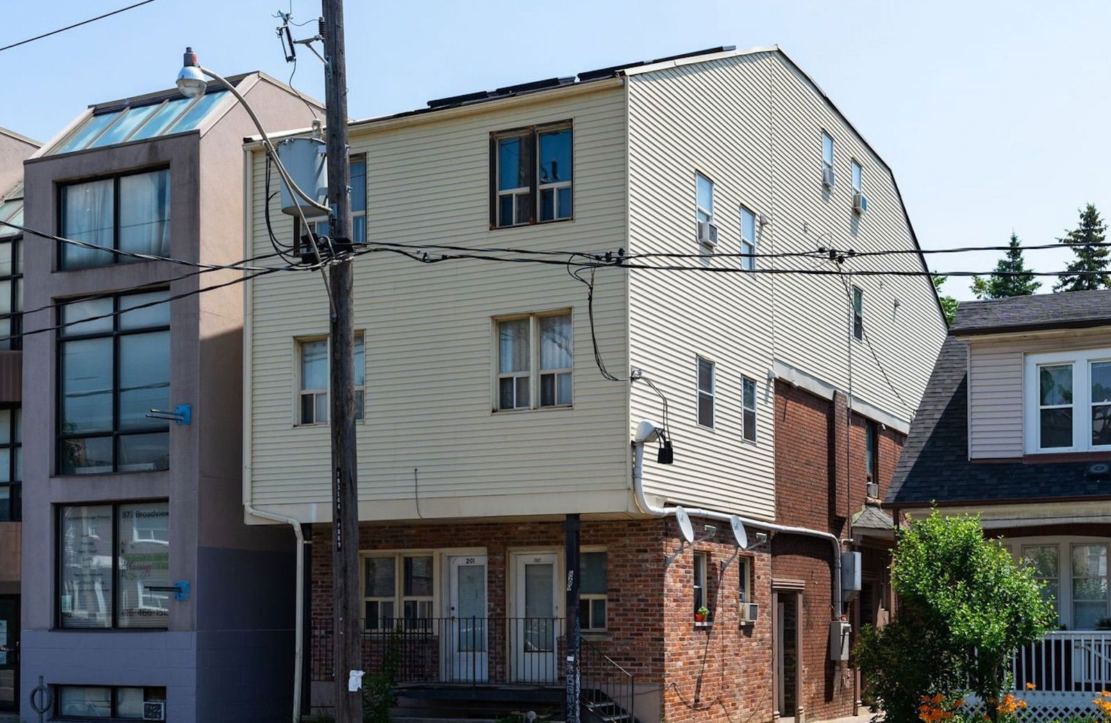 869 Broadview Avenue, East York, Toronto