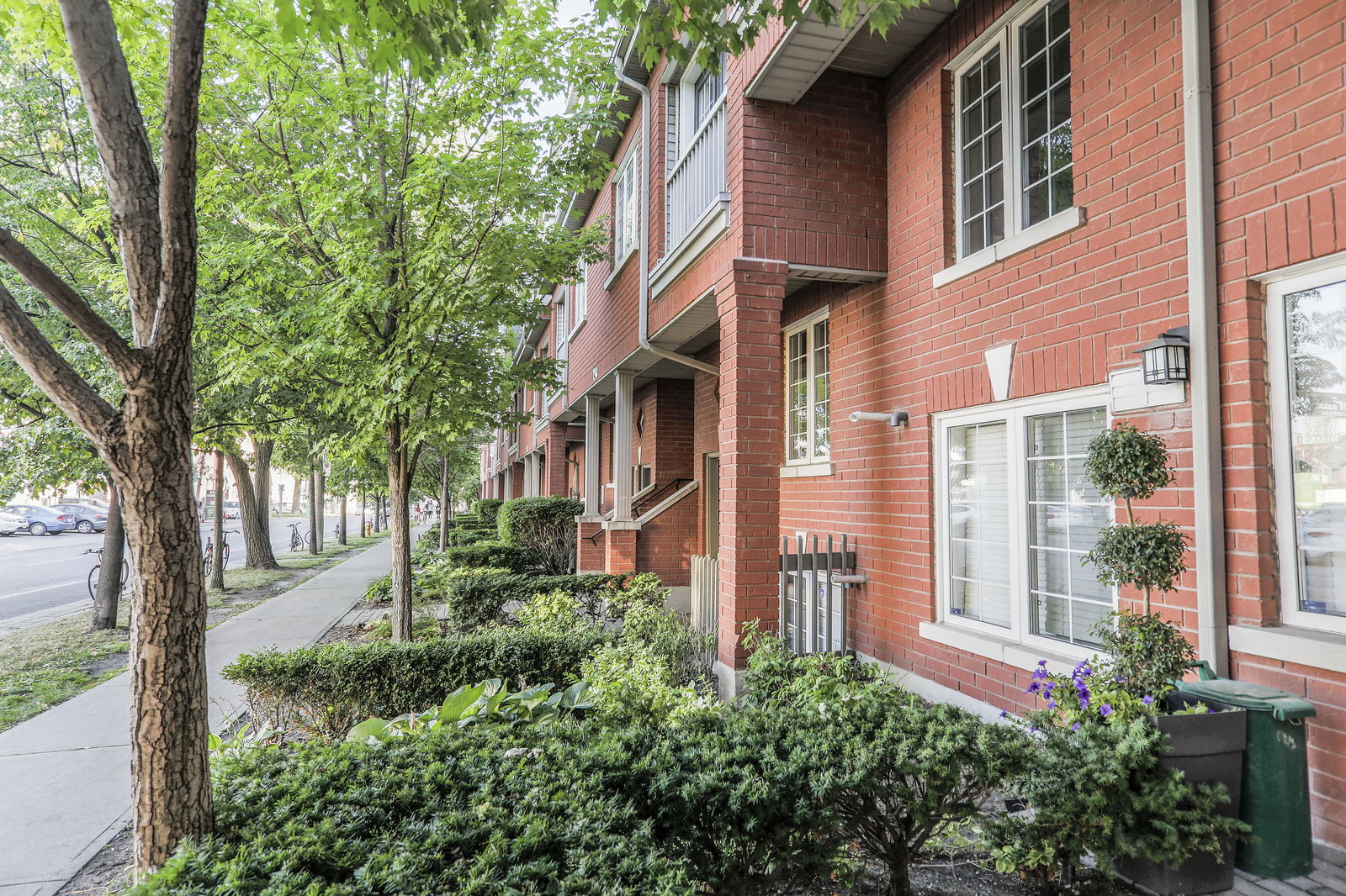 Exterior — Town Villas at Massey Common, Downtown, Toronto