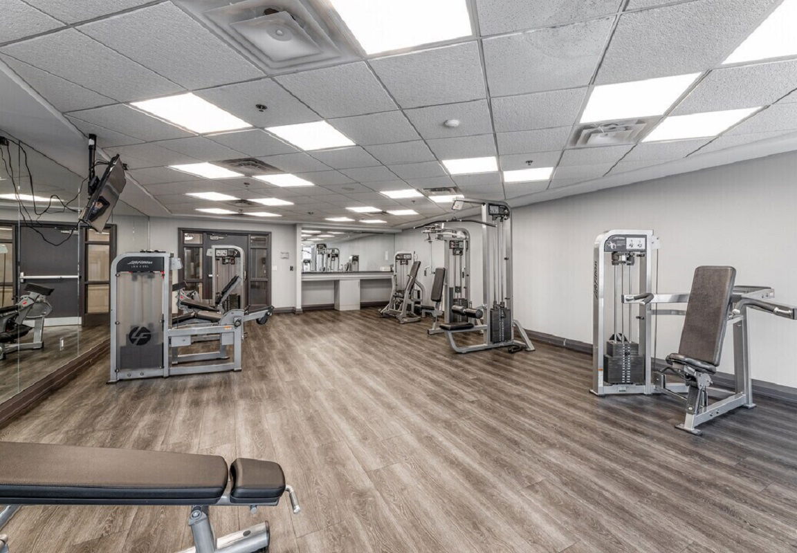 Gym — The Bay Club, Downtown, Toronto