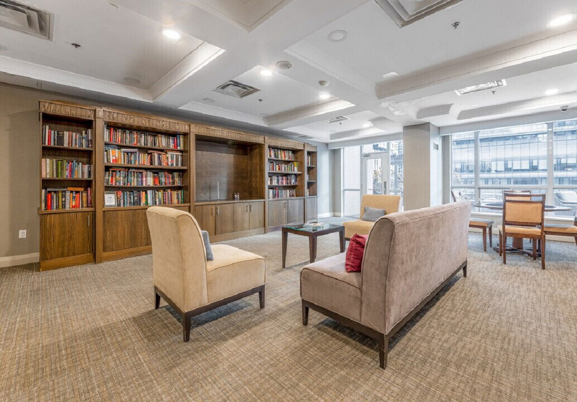 Lounge — The Bay Club, Downtown, Toronto