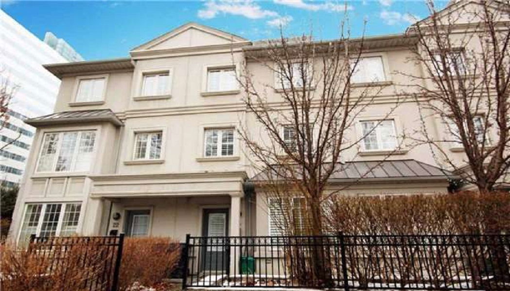 24 Glendora Avenue, North York, Toronto