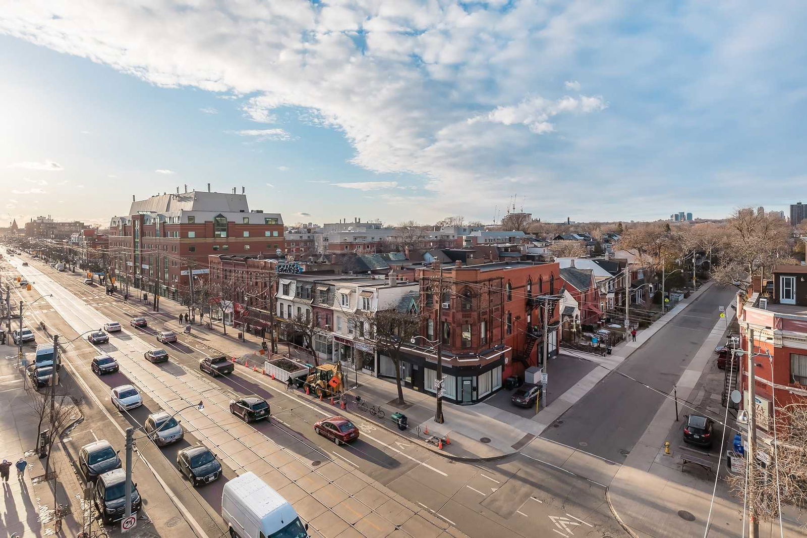 Skyline — 623 College Street, West End, Toronto