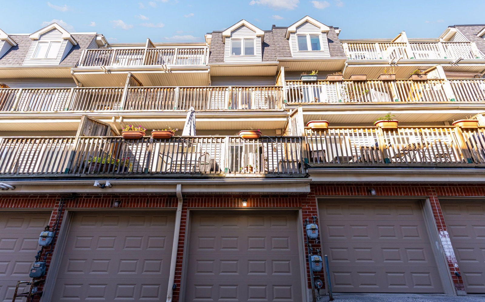 1015b College Street, West End, Toronto