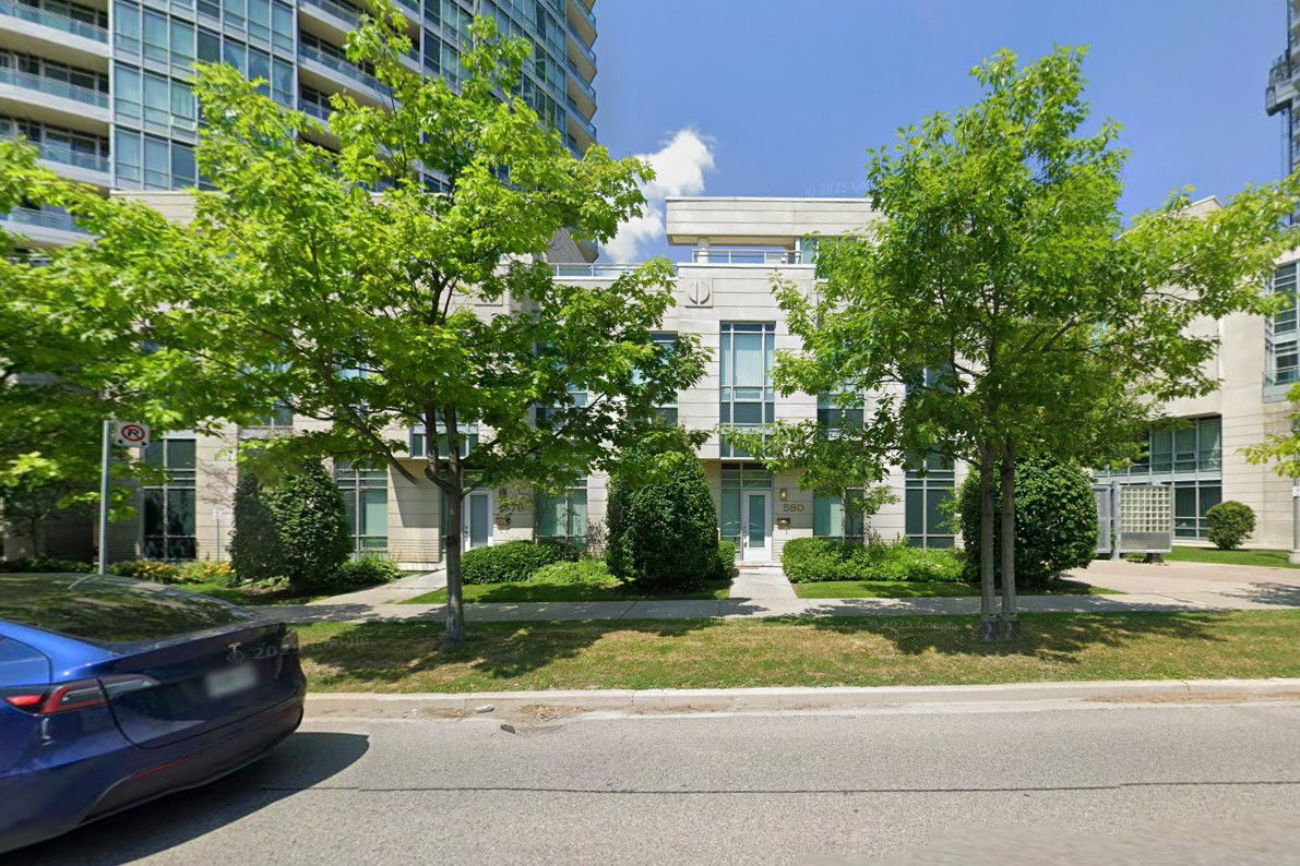 580 Doris Avenue, North York, Toronto