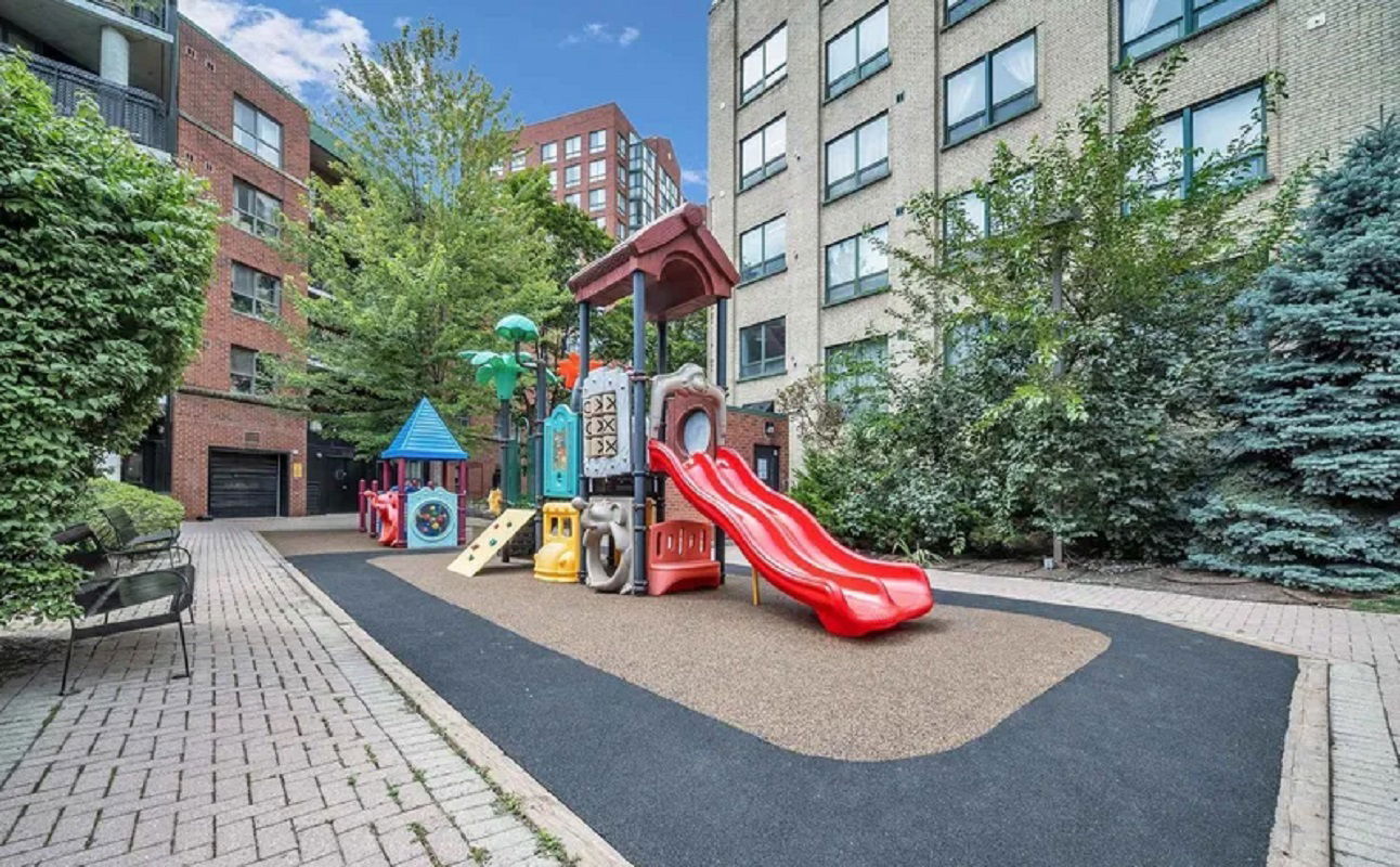 Playground — 166b Niagara Street, Downtown, Toronto