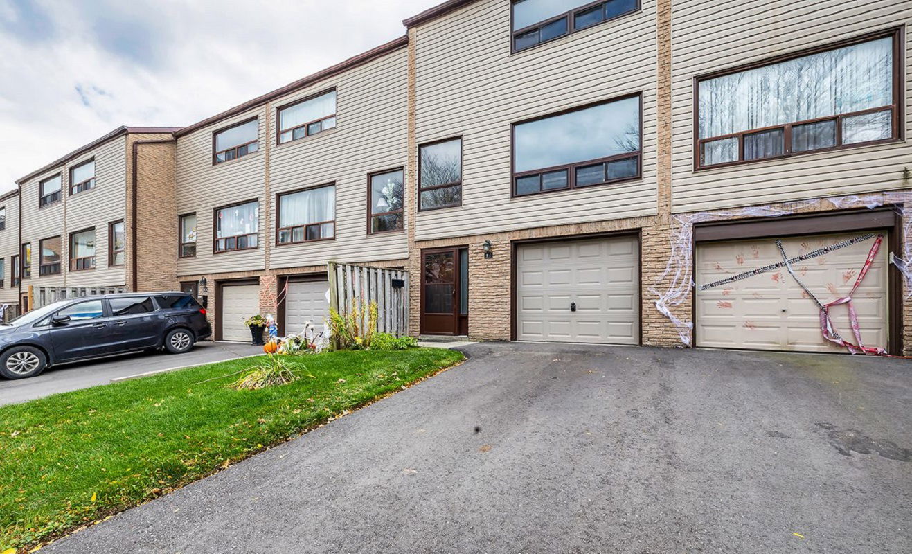 Exterior Side — 51 Park Lane Circle East, Clarington, Toronto