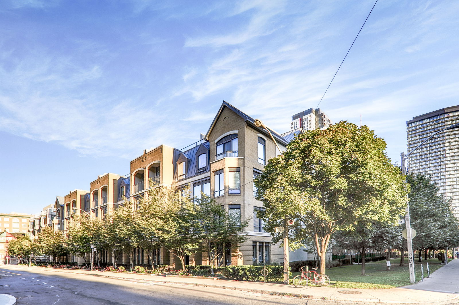 Exterior — Phoebe On Queen Condos, Downtown, Toronto