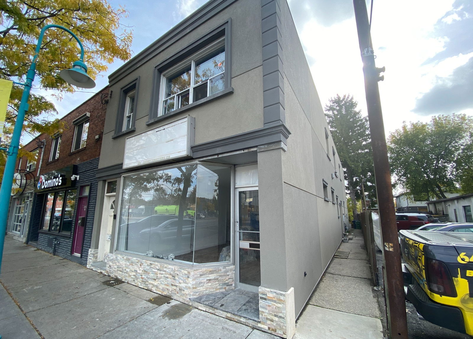 Exterior Side — 3351 Lake Shore Boulevard, Etobicoke, Toronto