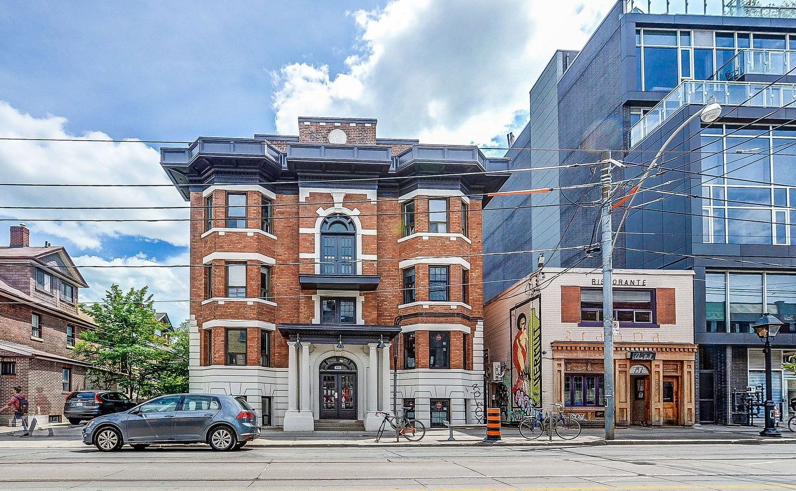 795 College Street, West End, Toronto