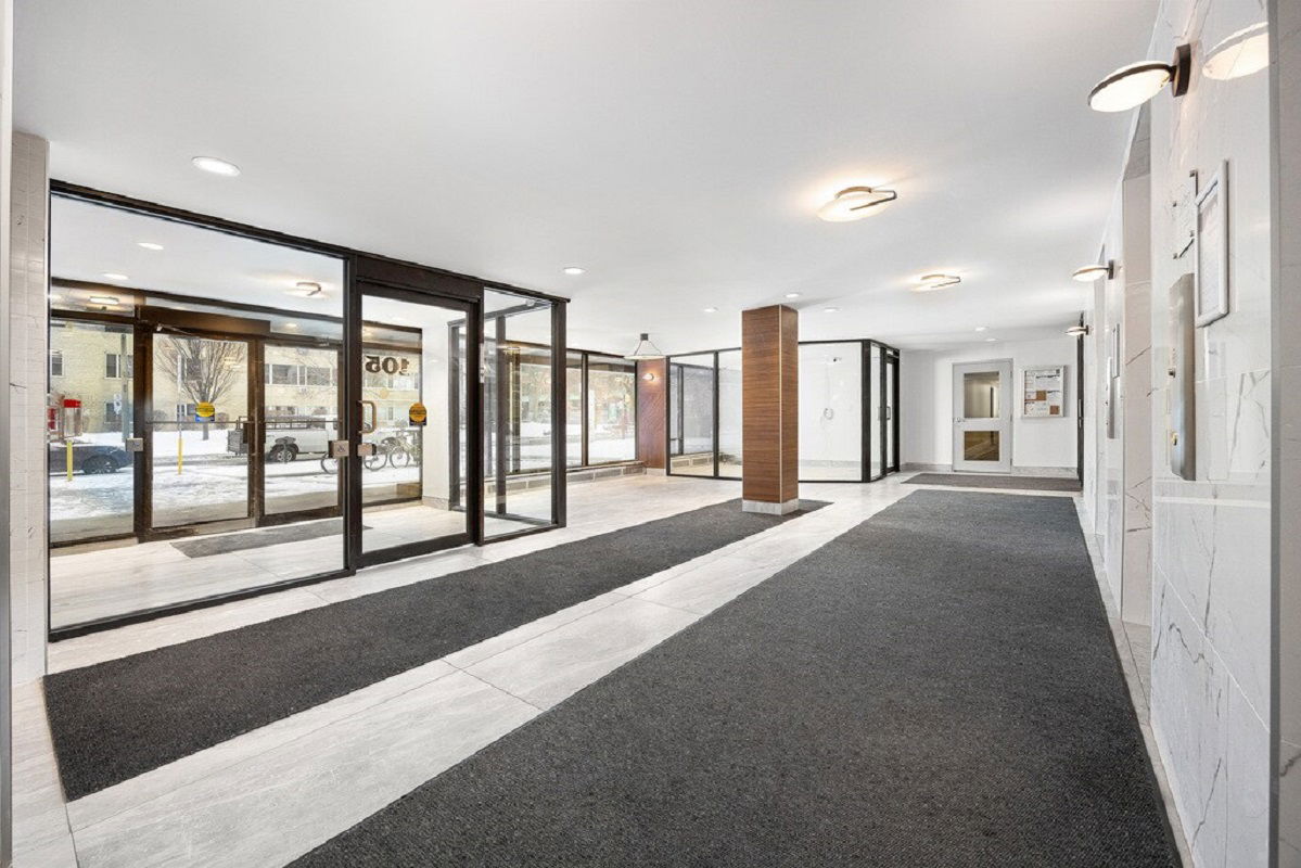 Lobby — Isabella, Downtown, Toronto