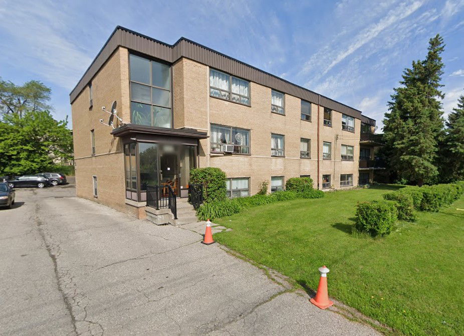 Exterior Side — 2362 Islington Avenue, Etobicoke, Toronto