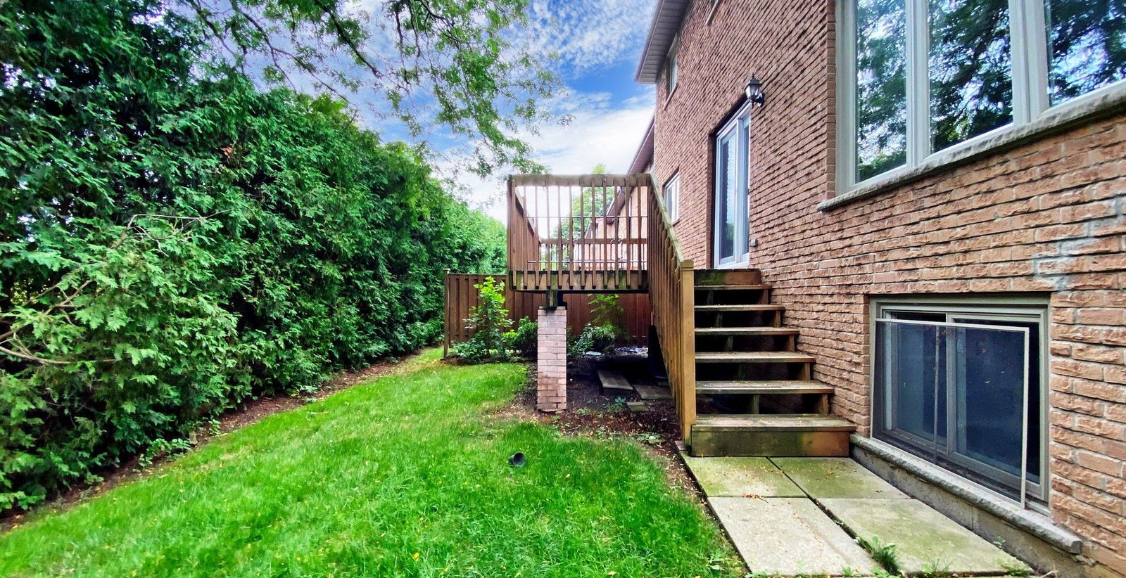1 Meadow Larkway, North York, Toronto